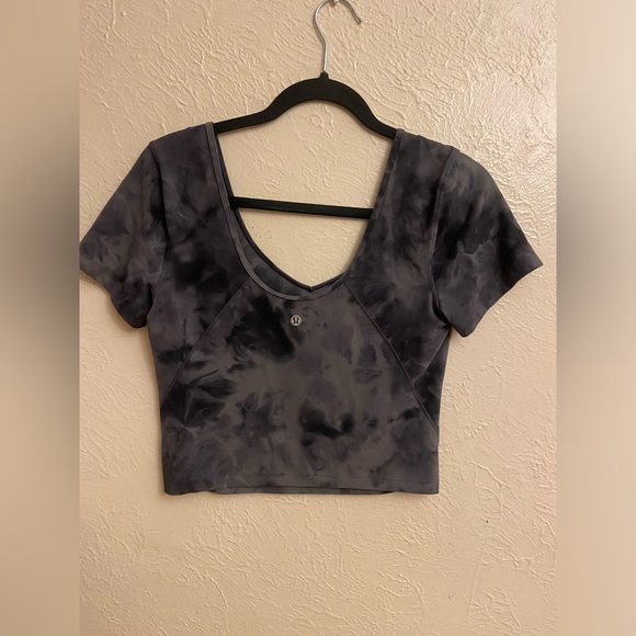 Lululemon aling top - Picture 7 of 8